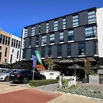 Axis-Luxury Two Bedroom With Ocean And Mountain Views - 3