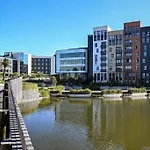 Axis-Luxury Two Bedroom With Ocean And Mountain Views - 3