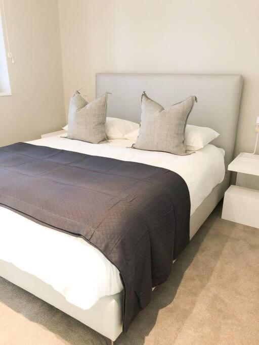 Axis-luxury Two Bedroom With Ocean And Mountain Views - 3 Apartment