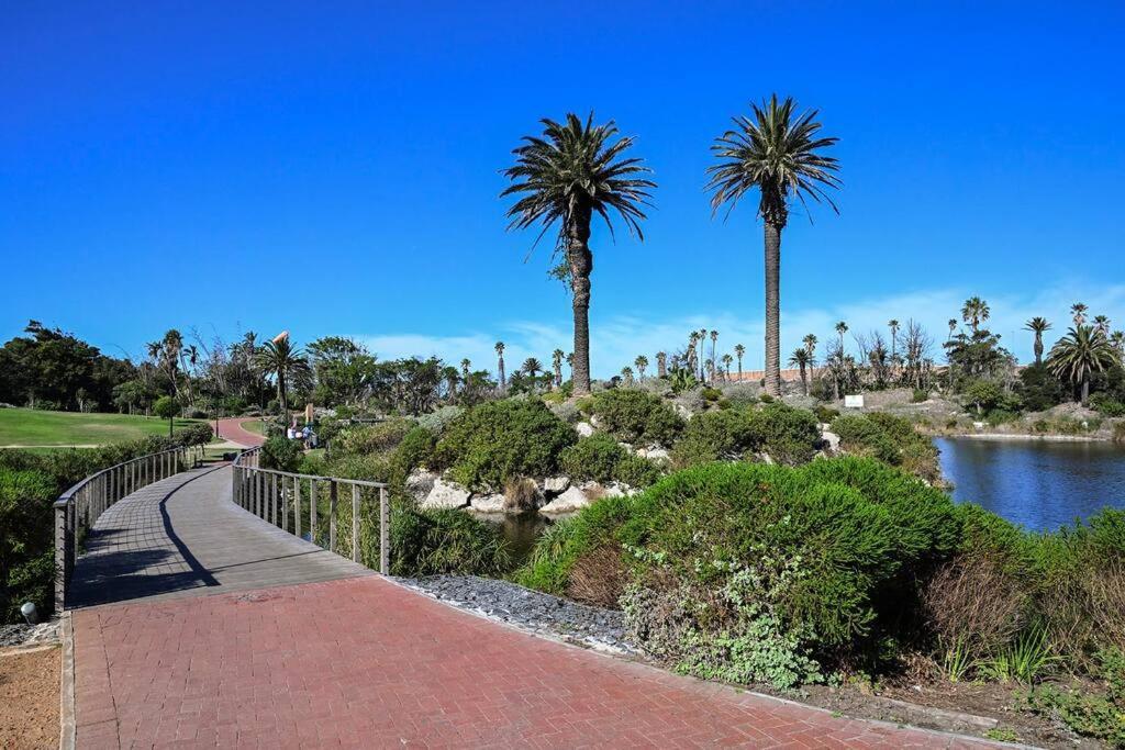 Apartment Axis-luxury Two Bedroom With Ocean And Mountain Views - 3
